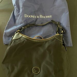 Dooney and Bourke handbag/pocketbook